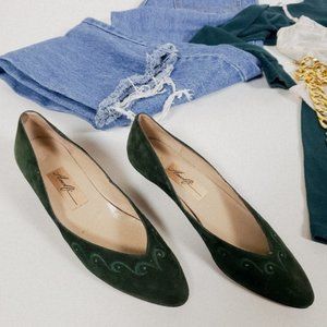 size 7.0 vintage green suede shoes